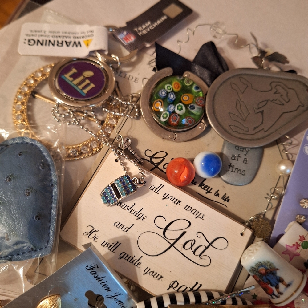 43 LOT misc bundle keyrings trinket boxes button covers buckles TREASURE HUNT - Picture 7 of 11